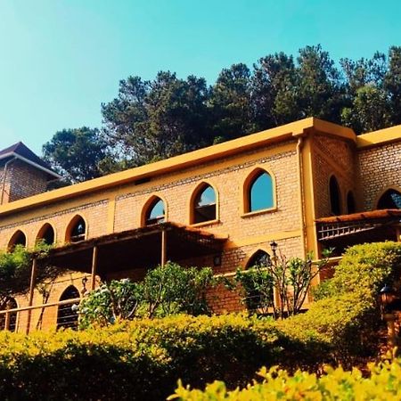 Le Chateau Du Lac De Mantasoa Экстерьер фото