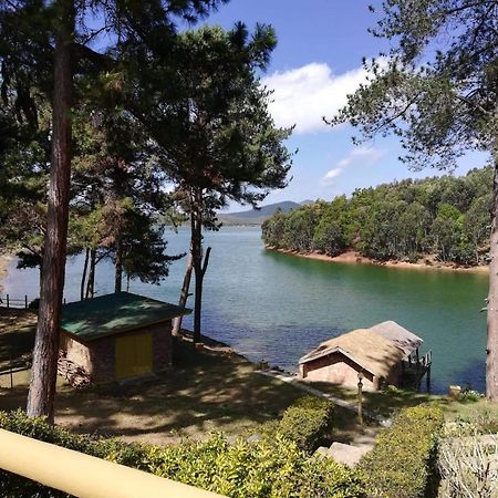 Le Chateau Du Lac De Mantasoa Экстерьер фото